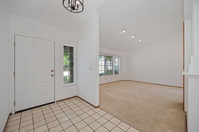 6910 Paseo Del Sol Way, Elk Grove, CA 95758