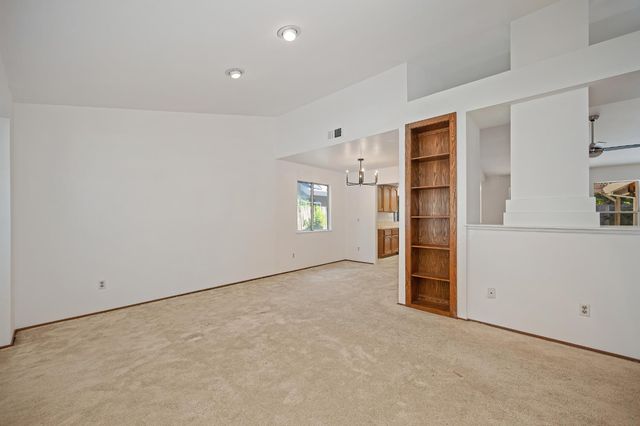 6910 Paseo Del Sol Way, Elk Grove, CA 95758