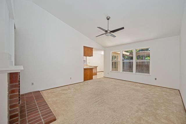 6910 Paseo Del Sol Way, Elk Grove, CA 95758
