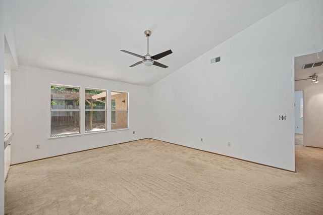 6910 Paseo Del Sol Way, Elk Grove, CA 95758