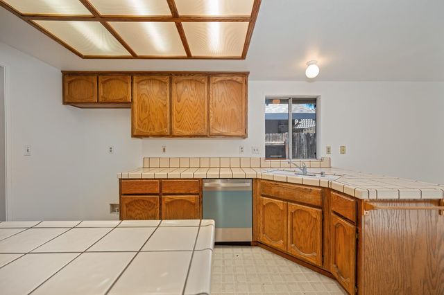 6910 Paseo Del Sol Way, Elk Grove, CA 95758