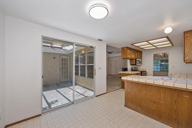 6910 Paseo Del Sol Way, Elk Grove, CA 95758