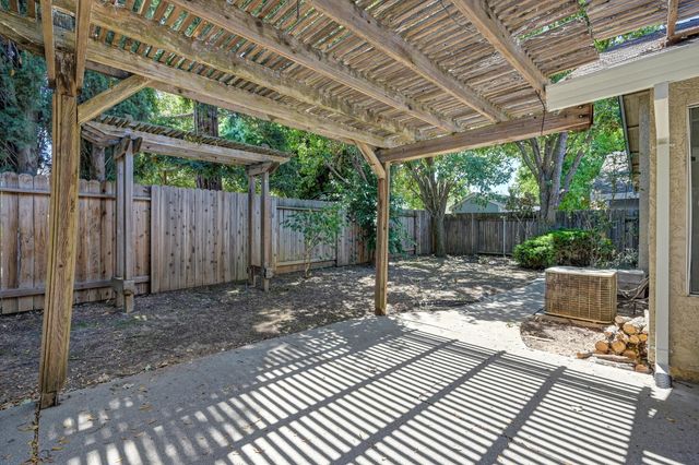 6910 Paseo Del Sol Way, Elk Grove, CA 95758