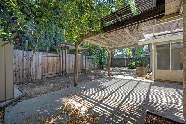 6910 Paseo Del Sol Way, Elk Grove, CA 95758