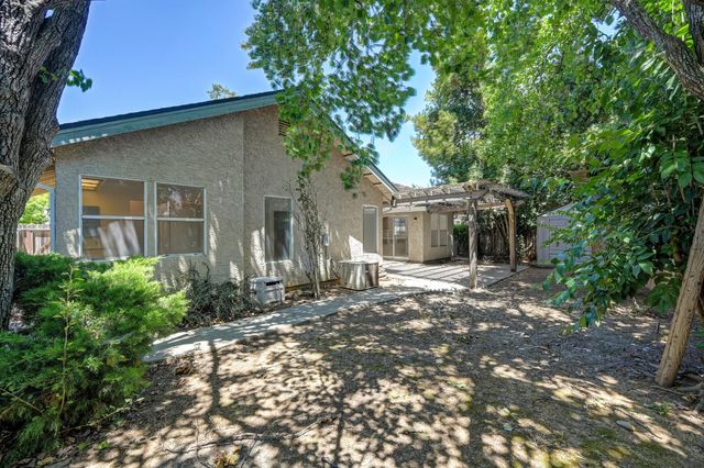 6910 Paseo Del Sol Way, Elk Grove, CA 95758