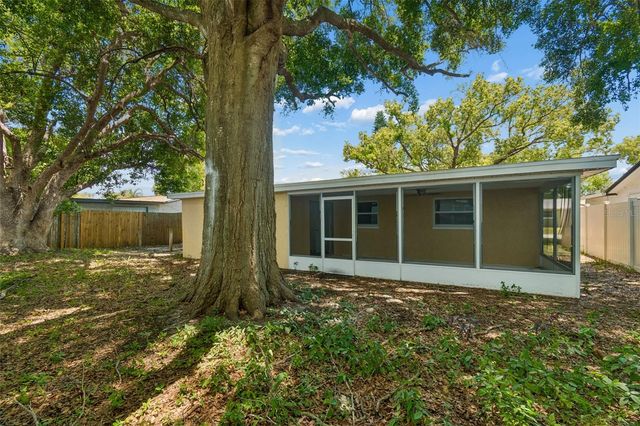 7105 OAKSHIRE DRIVE, Port Richey, FL 34668