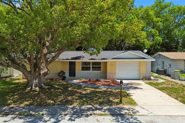 7105 OAKSHIRE DRIVE, Port Richey, FL 34668