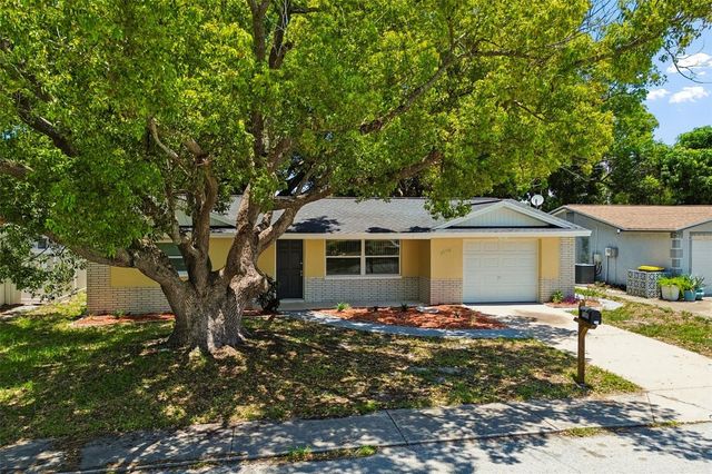 7105 OAKSHIRE DRIVE, Port Richey, FL 34668