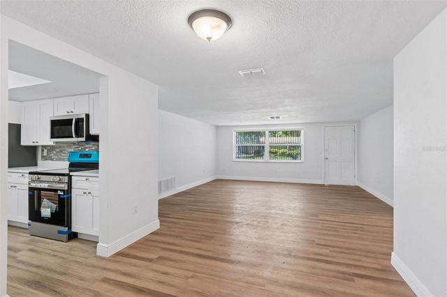 7105 OAKSHIRE DRIVE, Port Richey, FL 34668