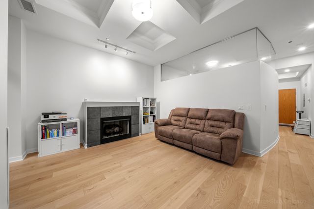 208 W Washington Street 912, Chicago, IL 60606