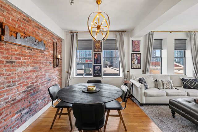 700 Church St Apt 802, Nashville, TN 37203