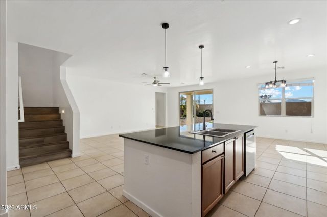 37292 N YELLOWSTONE Drive, San Tan Valley, AZ 85140