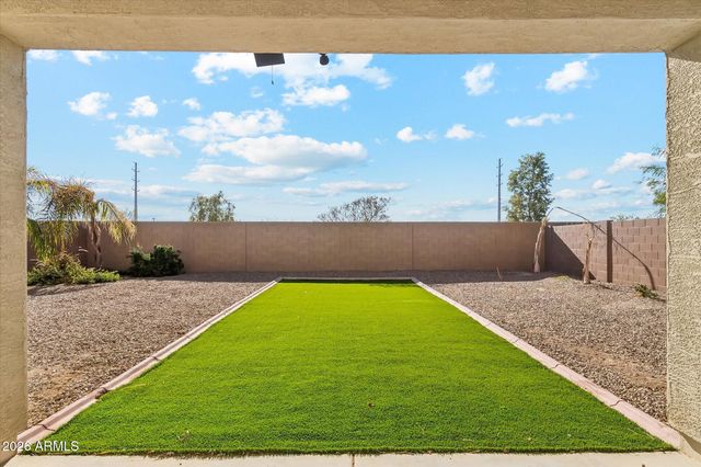 37292 N YELLOWSTONE Drive, San Tan Valley, AZ 85140