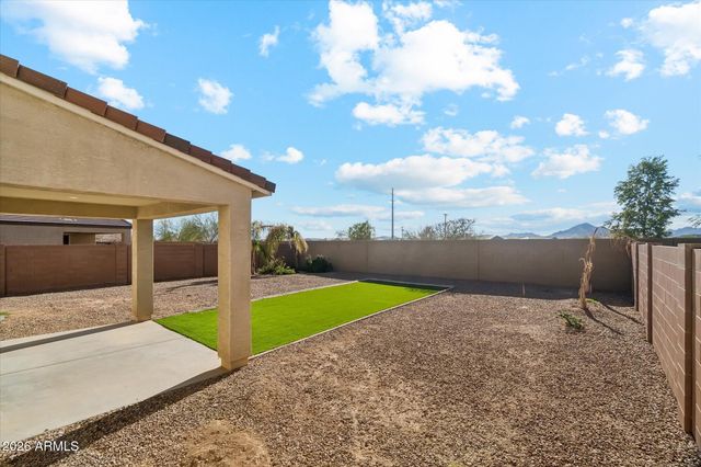 37292 N YELLOWSTONE Drive, San Tan Valley, AZ 85140