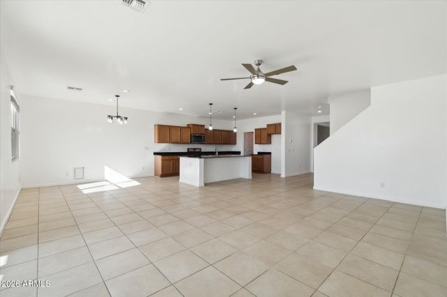 37292 N YELLOWSTONE Drive, San Tan Valley, AZ 85140