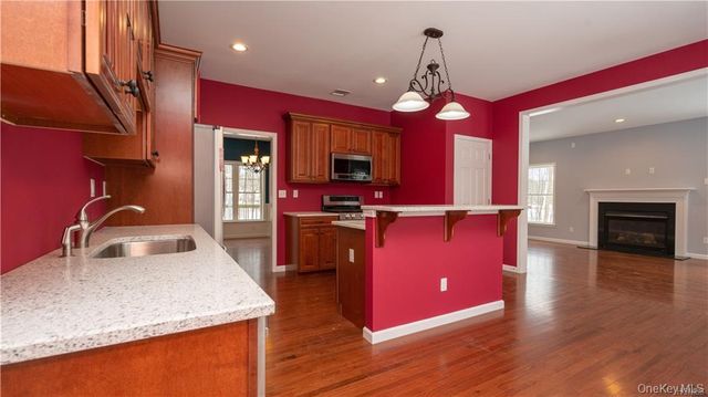 5 Harrier Ridge Drive, Wallkill, NY 12589