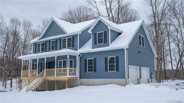 5 Harrier Ridge Drive, Wallkill, NY 12589