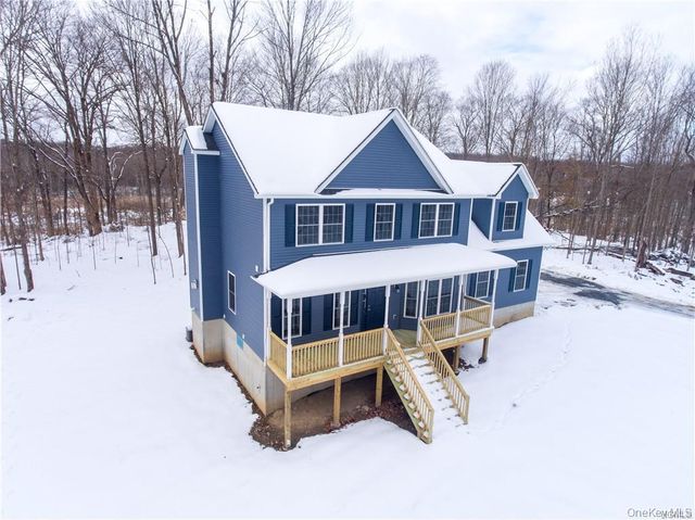 5 Harrier Ridge Drive, Wallkill, NY 12589