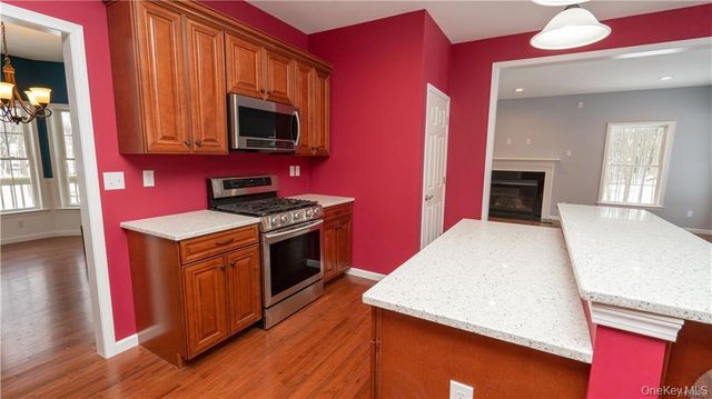 5 Harrier Ridge Drive, Wallkill, NY 12589