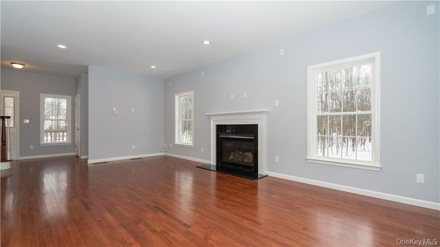 5 Harrier Ridge Drive, Wallkill, NY 12589