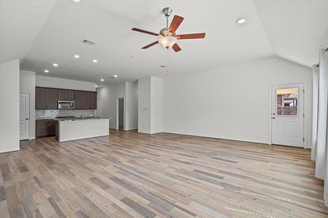 277 Spinnaker LOOP, Kyle, TX 78640