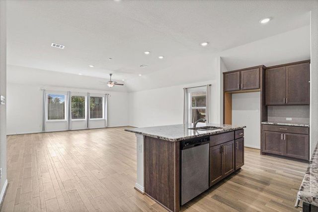 277 Spinnaker LOOP, Kyle, TX 78640