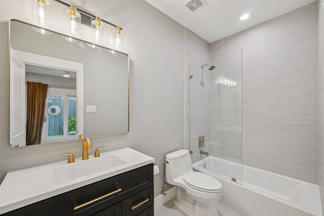 3926 Holland Avenue 102, Dallas, TX 75219