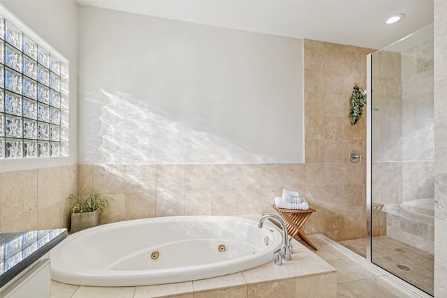 3926 Holland Avenue 102, Dallas, TX 75219