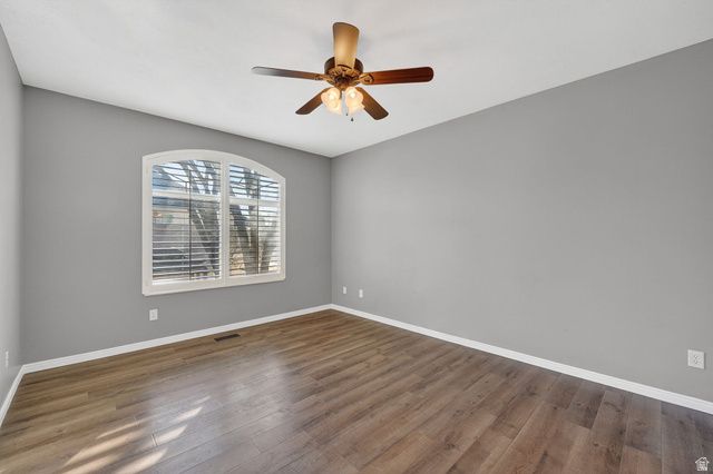 586 E CREEKVIEW DR, Murray, UT 84107