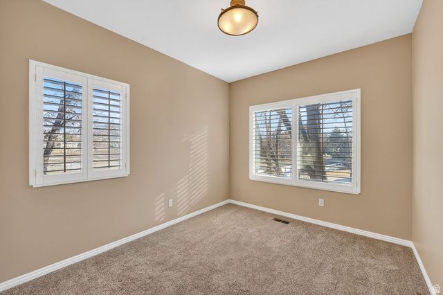 586 E CREEKVIEW DR, Murray, UT 84107