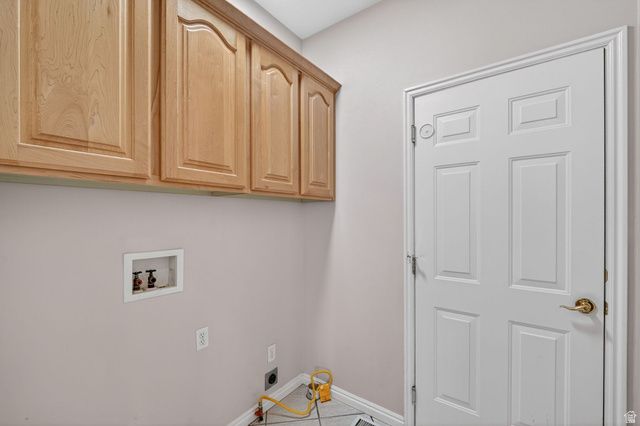 586 E CREEKVIEW DR, Murray, UT 84107