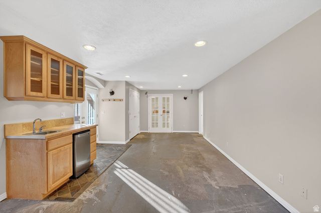 586 E CREEKVIEW DR, Murray, UT 84107