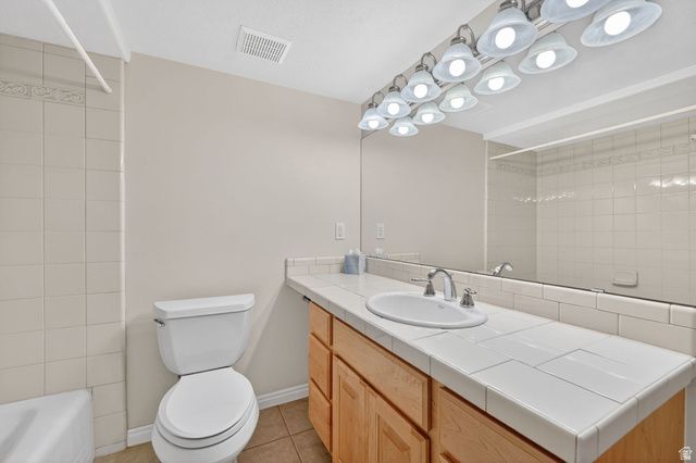 586 E CREEKVIEW DR, Murray, UT 84107