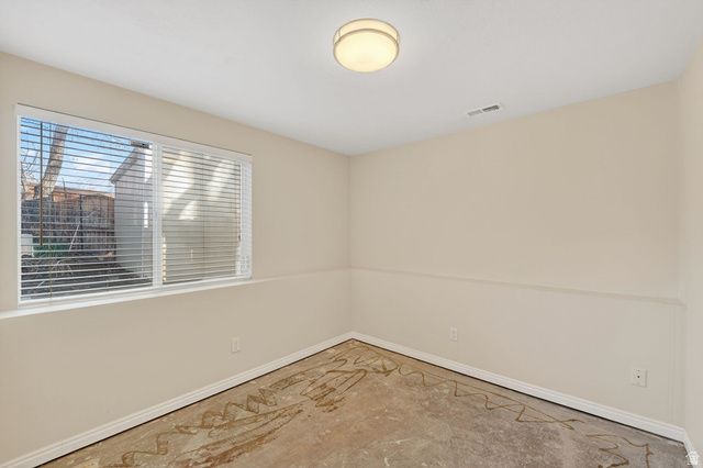 586 E CREEKVIEW DR, Murray, UT 84107