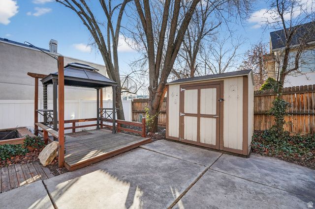 586 E CREEKVIEW DR, Murray, UT 84107