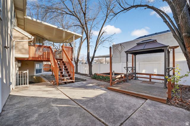 586 E CREEKVIEW DR, Murray, UT 84107