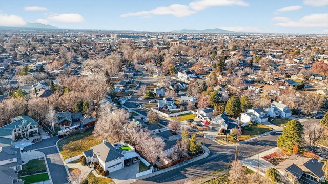 586 E CREEKVIEW DR, Murray, UT 84107