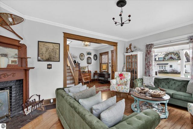 121 E End Street, Alma, MI 48801