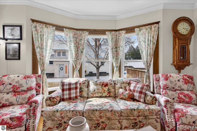 121 E End Street, Alma, MI 48801