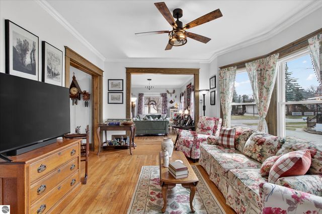 121 E End Street, Alma, MI 48801