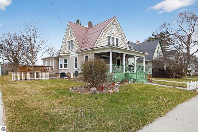 121 E End Street, Alma, MI 48801