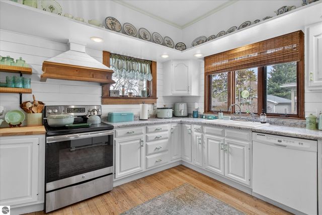 121 E End Street, Alma, MI 48801