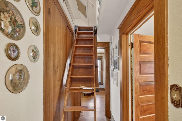 121 E End Street, Alma, MI 48801