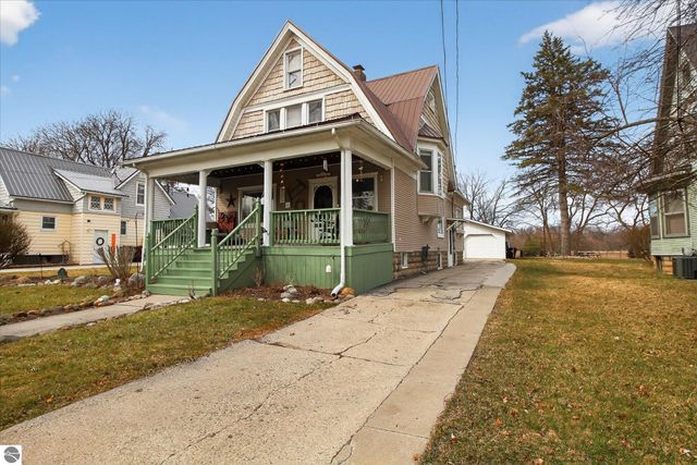 121 E End Street, Alma, MI 48801