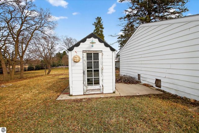 121 E End Street, Alma, MI 48801