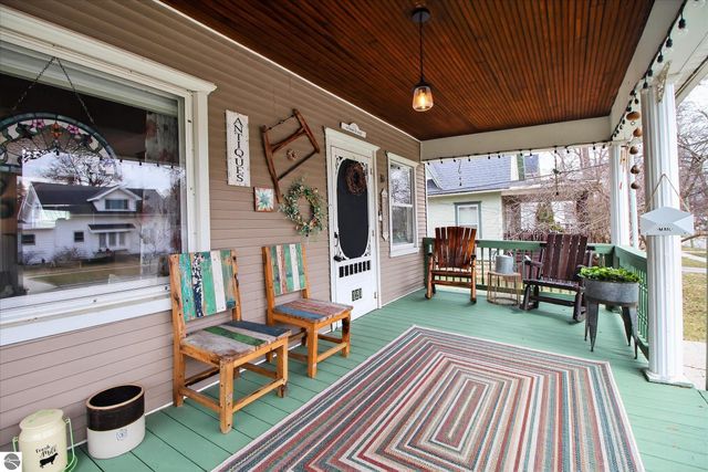 121 E End Street, Alma, MI 48801