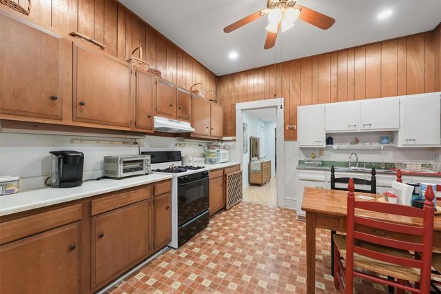 2212 32nd Street, Galveston, TX 77550