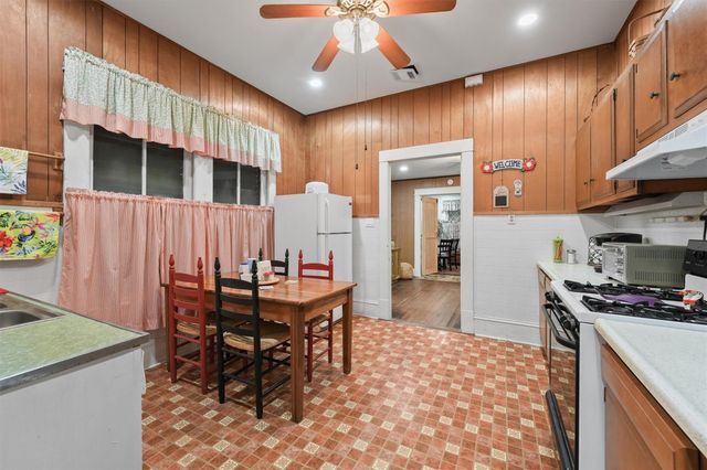 2212 32nd Street, Galveston, TX 77550