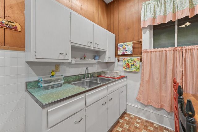 2212 32nd Street, Galveston, TX 77550