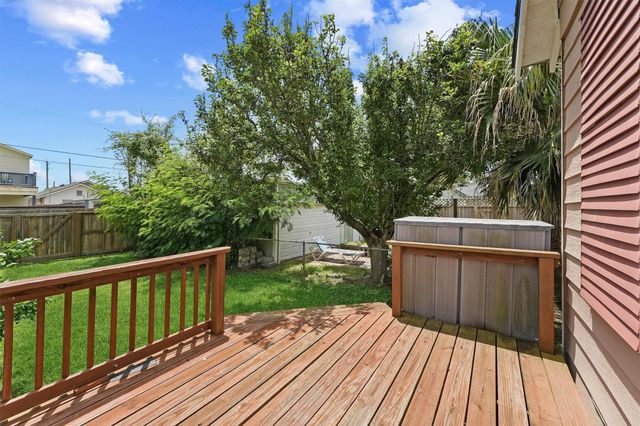 2212 32nd Street, Galveston, TX 77550